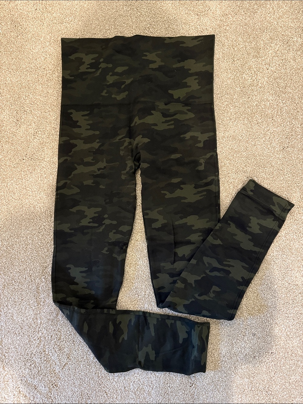 SPANX Camo High-Waist Leggings - Olive Green